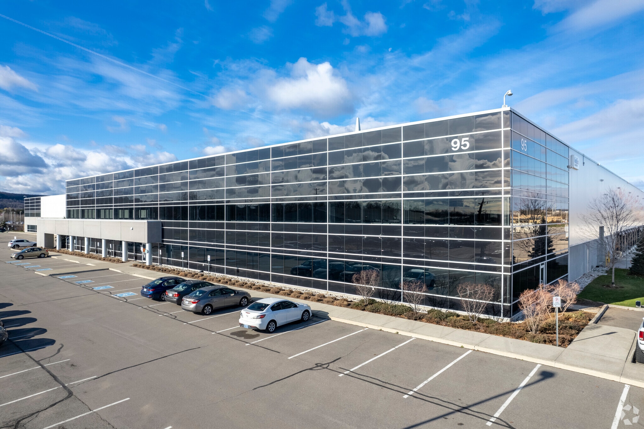 95 Market Dr, Milton, ON for sale Primary Photo- Image 1 of 1