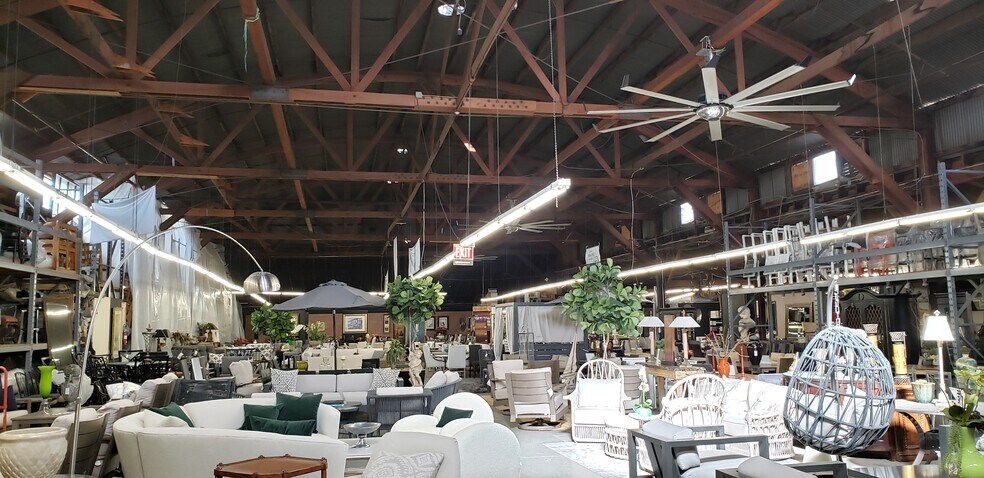 7115 Darby Ave, Reseda, CA à louer - Photo intérieure - Image 2 de 10