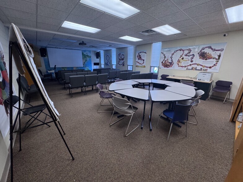 1851 Whitney Ave, Hamden, CT à louer - Photo intérieure - Image 3 de 6