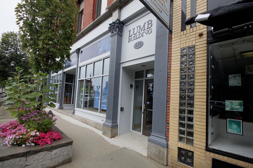 234 Main St, Biddeford, ME for lease - Building Photo - Image 2 of 11
