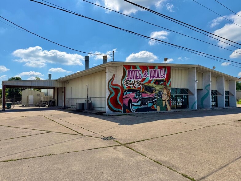1417 S Velasco St, Angleton, TX for sale - Building Photo - Image 3 of 12
