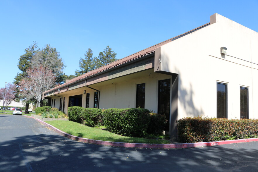 1372 N McDowell Blvd, Petaluma, CA for lease - Building Photo - Image 2 of 4