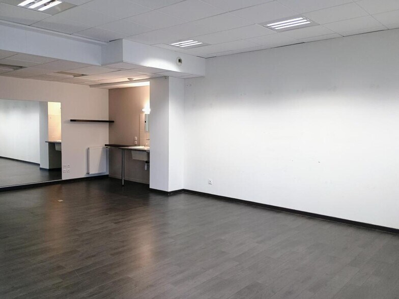 Bureau/Médical dans Grenoble à louer - Photo du bâtiment - Image 1 de 17