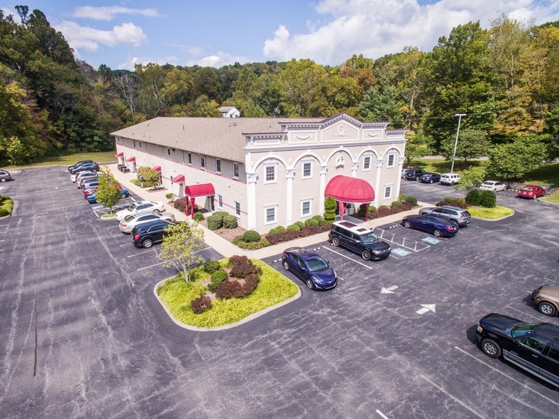 109 Meadow View Rd, Bristol, TN for lease - Building Photo - Image 2 of 6