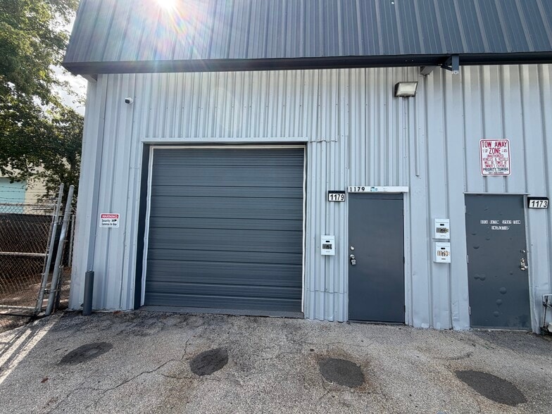 1173-1179 SW 1st Way, Deerfield Beach, FL for lease - Primary Photo - Image 1 of 1