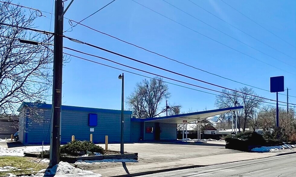 12190 W 44th Ave, Wheat Ridge, CO à vendre - Photo du bâtiment - Image 1 de 10