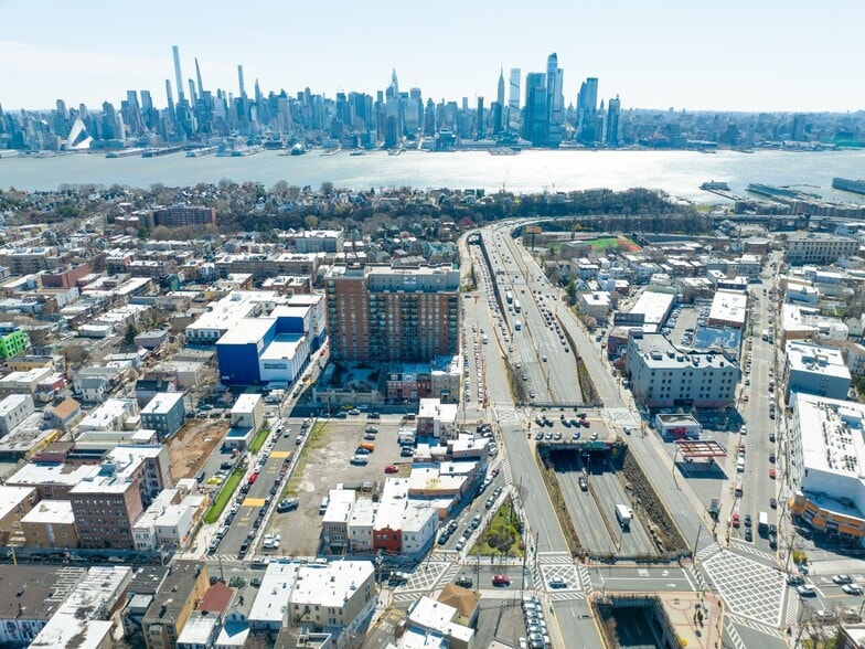 3300 Palisade Ave, Union City, NJ for sale - Building Photo - Image 2 of 4