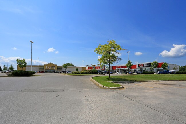 Plus de détails pour 42 Caplan Ave, Barrie, ON - Commerce de détail à louer