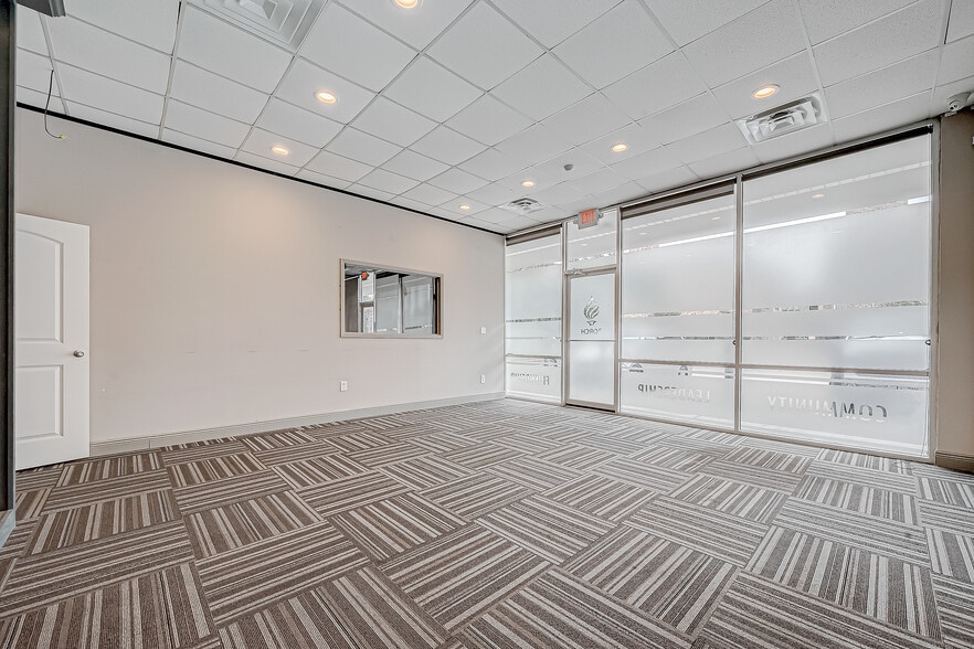 9400 Glenfield Ct, Houston, TX for lease - Interior Photo - Image 2 of 13