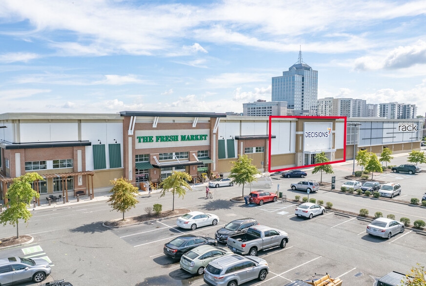 4588 Virginia Beach Blvd, Virginia Beach, VA for lease - Building Photo - Image 1 of 4