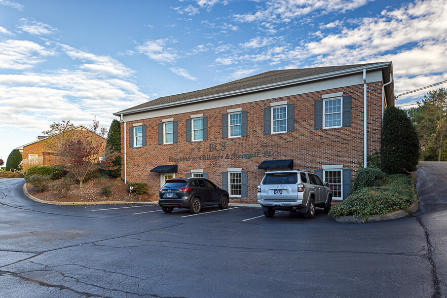 801-C Sunset Dr, Johnson City, TN à louer - Photo du bâtiment - Image 3 de 25