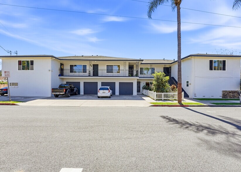 1027 N Parton St, Santa Ana, CA à vendre - Photo du bâtiment - Image 2 de 7