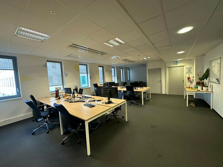 Office in Strasbourg for lease - Interior Photo - Image 2 of 6