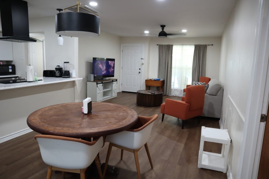 2642 Rosewood Dr, Mesquite, TX for sale - Building Photo - Image 2 of 4