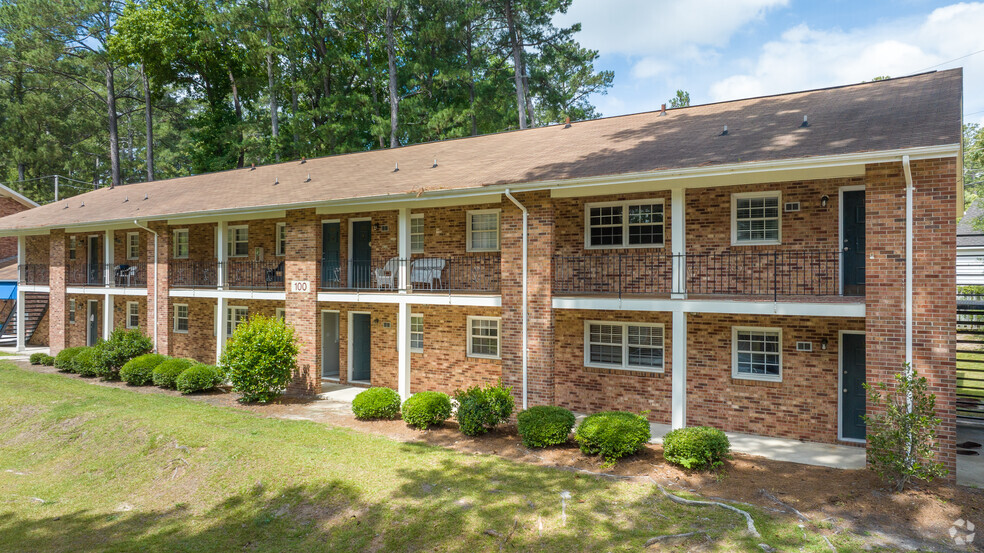 2109 Elvira St, Fayetteville, NC à vendre - Photo principale - Image 1 de 55