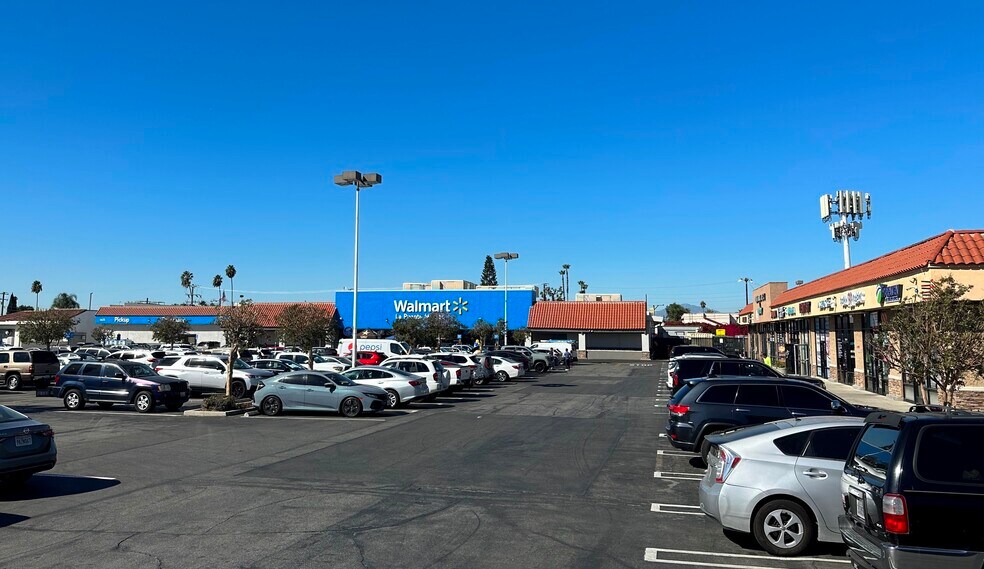 1411-1445 N Hacienda Blvd, La Puente, CA à louer - Photo du bâtiment - Image 2 de 4