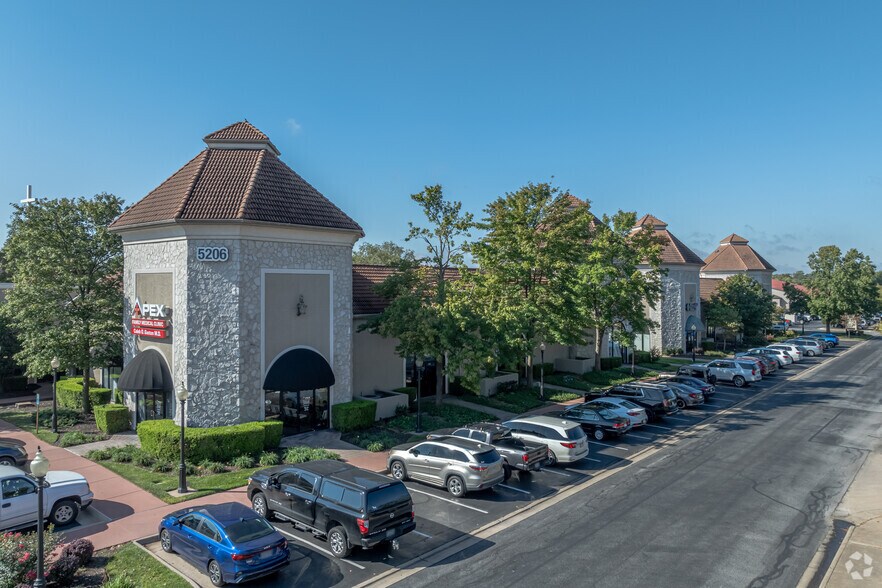 5212 Village Pky, Rogers, AR à louer - Photo du bâtiment - Image 2 de 28