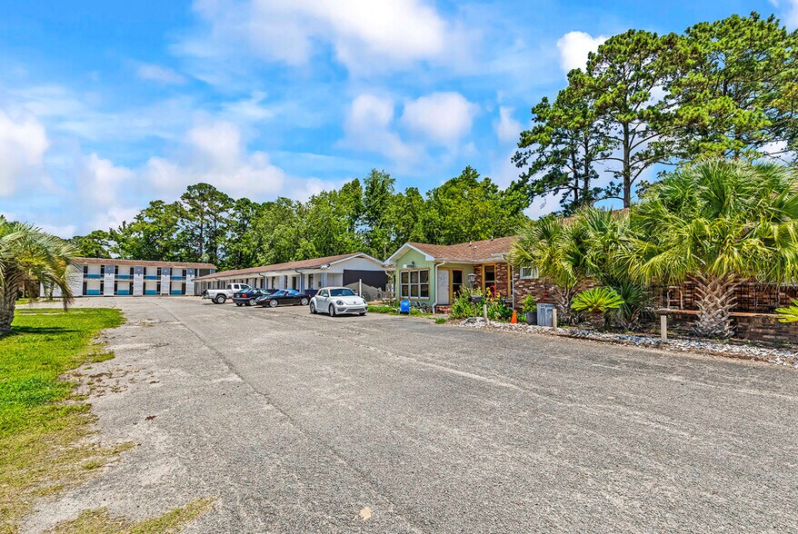 1443 Hwy 17 N, Little River, SC à vendre - Photo du bâtiment - Image 3 de 11