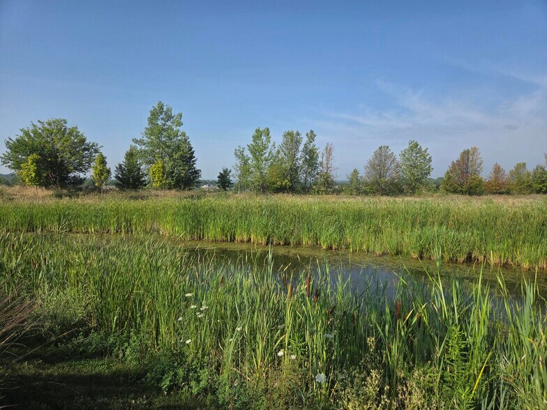 2221-2231 E Algonquin Rd, Algonquin, IL à vendre - Photo du bâtiment - Image 2 de 7