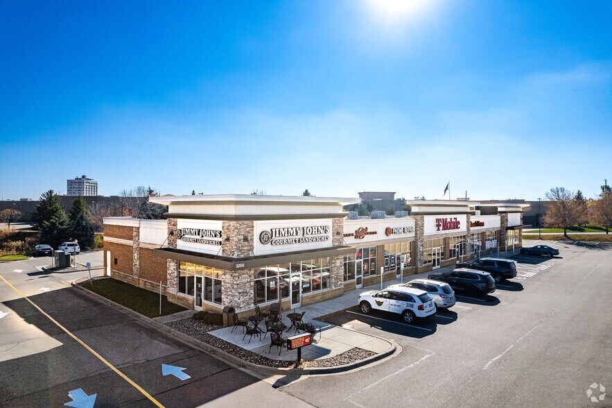 3250 Denmark Ave, Eagan, MN à louer - Photo du bâtiment - Image 2 de 8