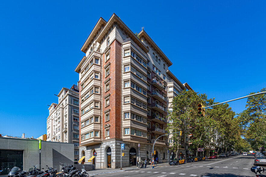 Carrer de Balmes, 387, Barcelona, Barcelona à louer - Photo du bâtiment - Image 3 de 4