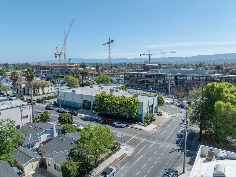 1201 Main St, Redwood City, CA à louer - Photo du bâtiment - Image 2 de 14
