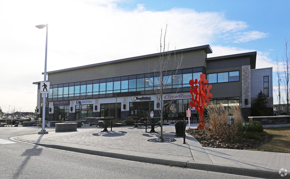 3 Clearview Market Way, Red Deer, AB à louer - Photo principale - Image 3 de 13