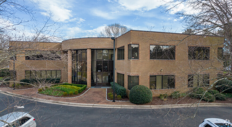 201 Commonwealth Ct, Cary, NC for sale - Primary Photo - Image 1 of 16