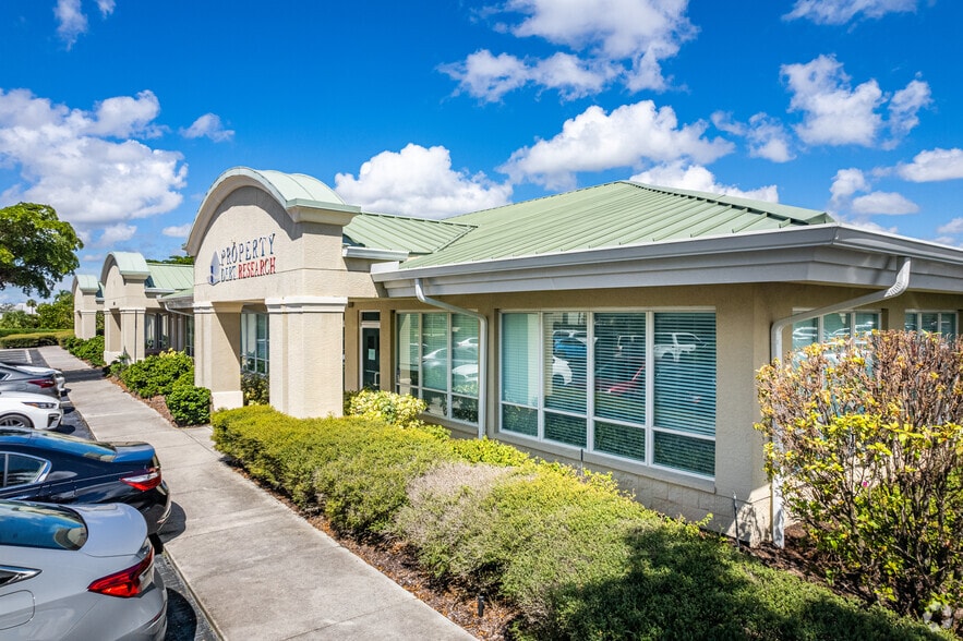 6801 Palisades Park Ct, Fort Myers, FL for lease - Building Photo - Image 1 of 10