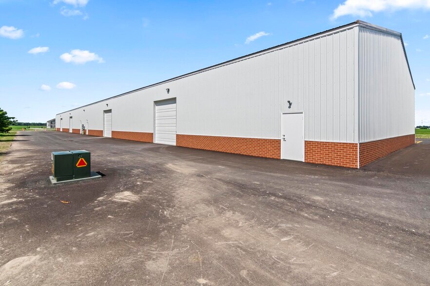 9705 Hayden Dr, Mascoutah, IL à vendre - Photo du bâtiment - Image 2 de 18