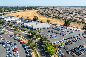 8586 Laguna Grove Dr, Elk Grove, CA - AERIAL map view