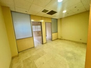 Calle Real, 34, Collado Villalba, Madrid for lease Interior Photo- Image 2 of 7