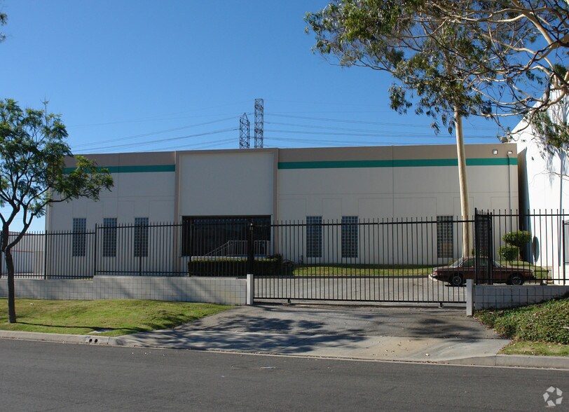 1141 Sandhill Ave, Carson, CA à vendre - Photo du bâtiment - Image 3 de 4