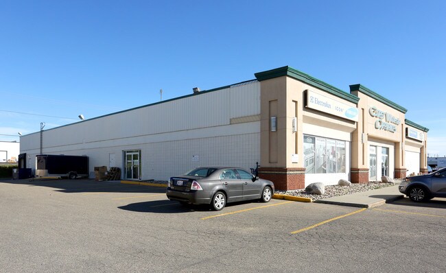 Plus de détails pour 5345 Gateway Blvd NW, Edmonton, AB - Commerce de détail à louer