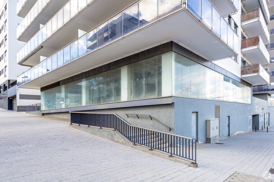 Immeuble residentiel dans Sant Joan Despí, Barcelona à vendre - Photo principale - Image 1 de 1