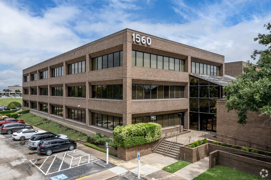 1560 W Bay Area Blvd, Friendswood, TX à louer - Photo du bâtiment - Image 1 de 5