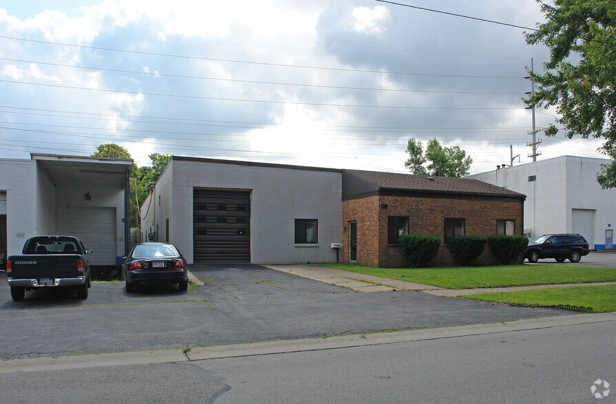 170 Bennington Dr, Rochester, NY à louer - Photo du bâtiment - Image 2 de 8