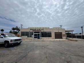 1946 E Thompson Blvd, Ventura, CA for lease Building Photo- Image 2 of 3