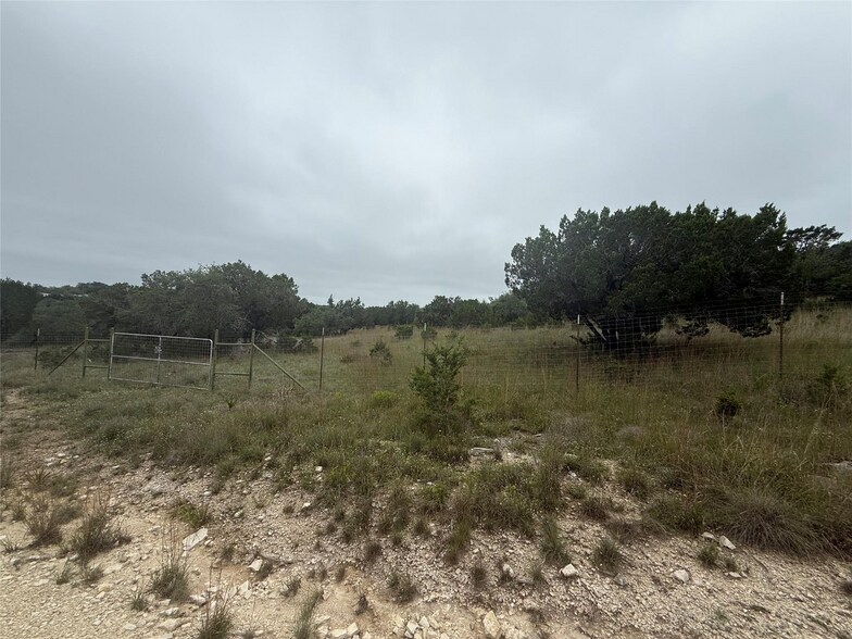 11163 E State Highway 71, Spicewood, TX à vendre - Photo du bâtiment - Image 1 de 1