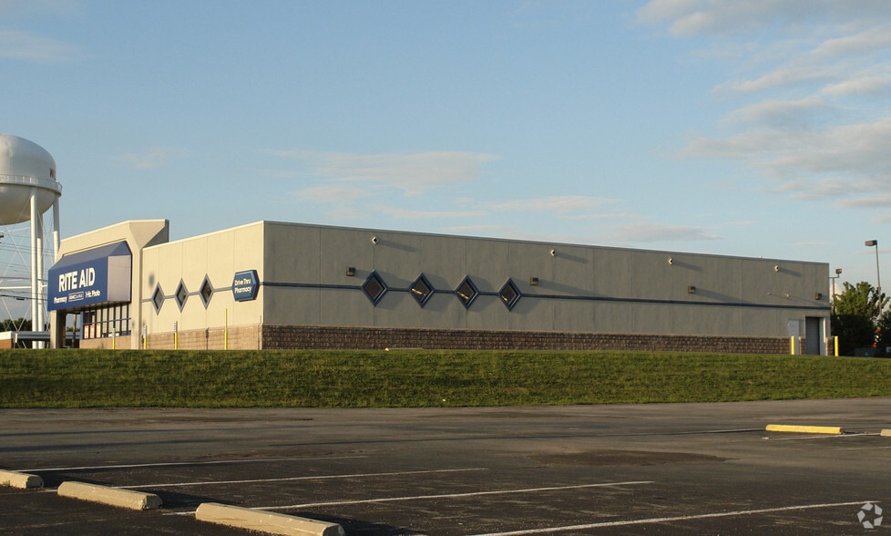 4 E Walton St, Willard, OH for sale - Building Photo - Image 2 of 4