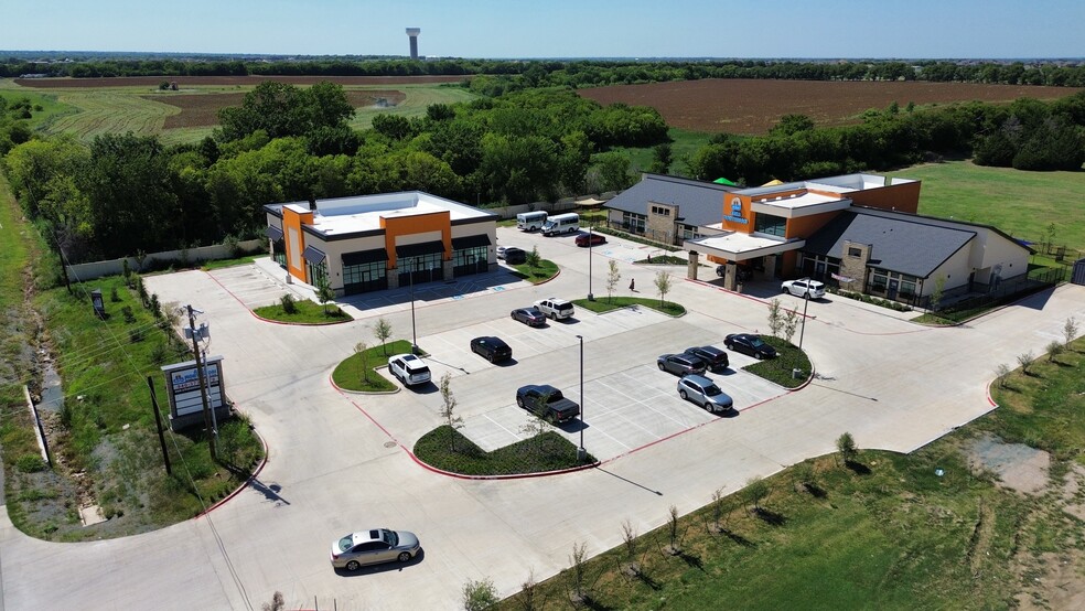 914 W 1st St, Justin, TX à louer - Photo du bâtiment - Image 3 de 8