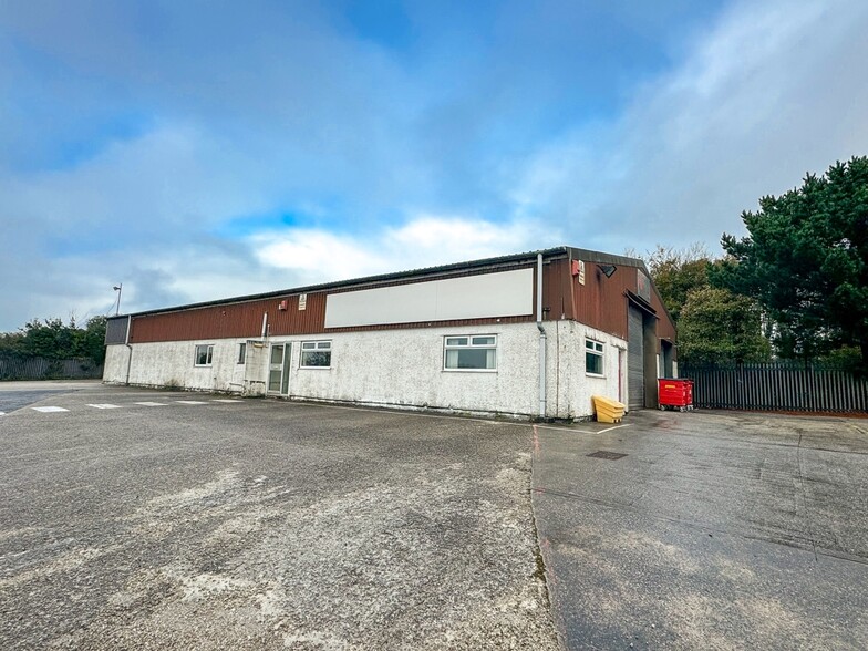 Threemilestone Industrial Estate, Truro à louer - Photo du bâtiment - Image 1 de 6