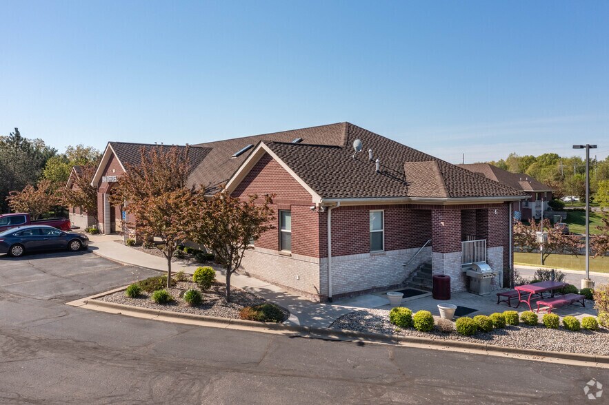 2000 Grand River Anx, Brighton, MI à vendre - Photo du bâtiment - Image 2 de 3