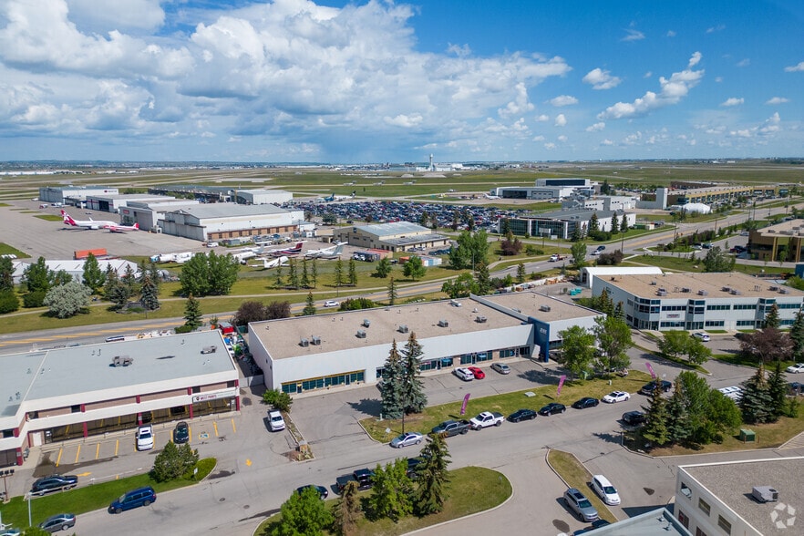 2180 Pegasus Way NE, Calgary, AB à louer - Aérien - Image 2 de 5