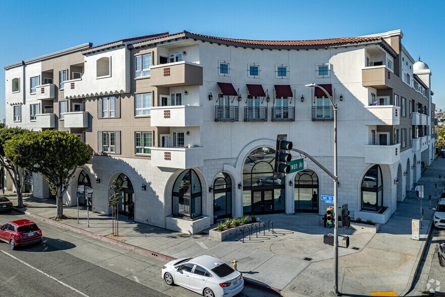 111 N Rowan Ave, Los Angeles, CA à louer - Photo du bâtiment - Image 2 de 3