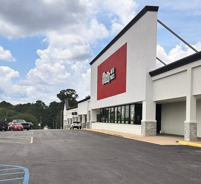 3813-3815 Ross Clark Cir, Dothan, AL à vendre - Photo du bâtiment - Image 3 de 6