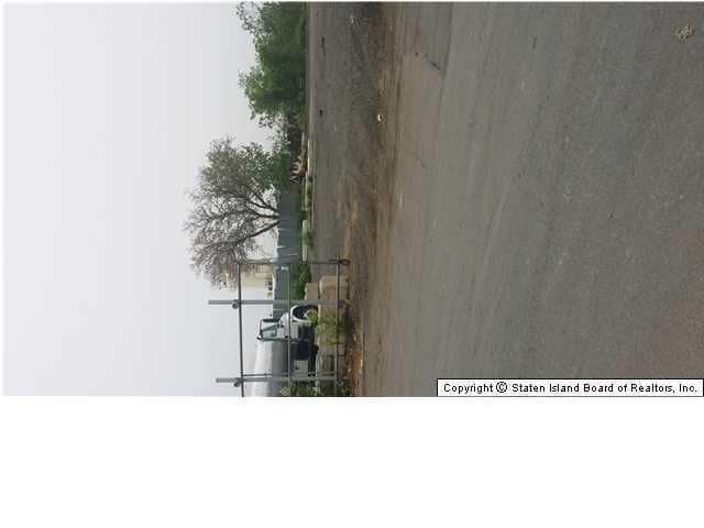 335 Chelsea Rd, Staten Island, NY for lease - Building Photo - Image 2 of 2