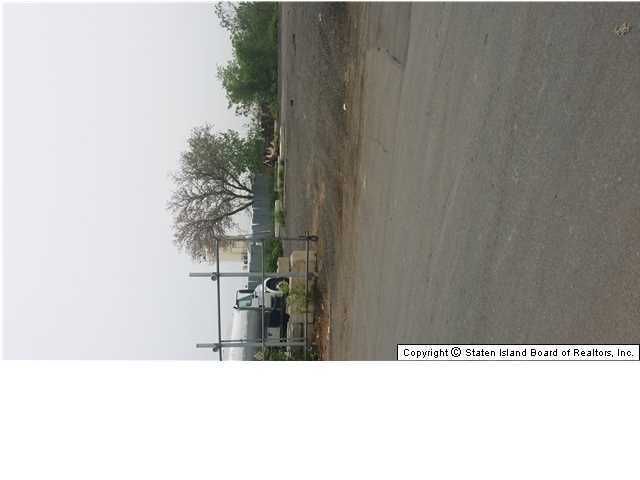 335 Chelsea Rd, Staten Island, NY à louer - Photo du bâtiment - Image 2 de 2