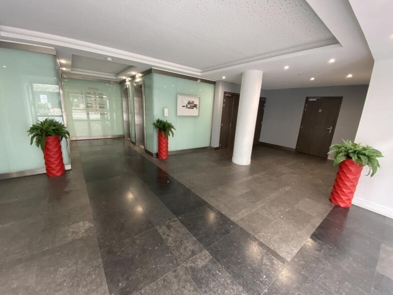164-174 Rue Victor Hugo, Levallois-Perret à louer - Hall d’entrée - Image 3 de 8