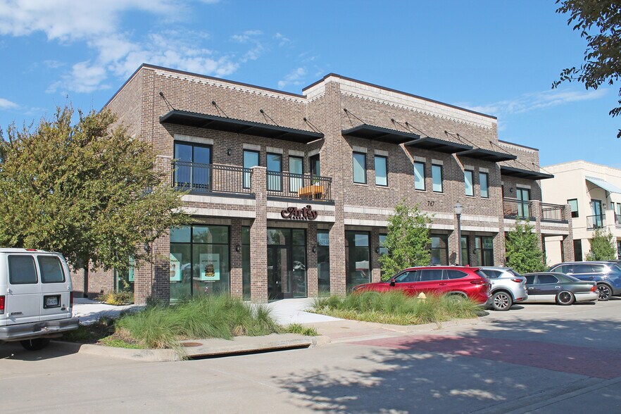 767 W Main St, Coppell, TX à vendre - Photo du bâtiment - Image 2 de 66